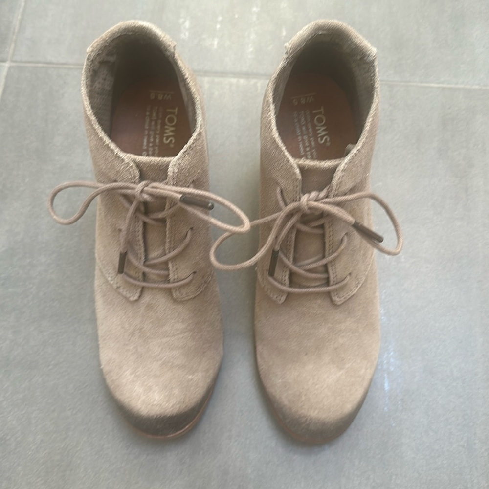 TOMS boots, good condition
